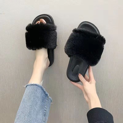 Babouches sandales en laine portant un mot en laine