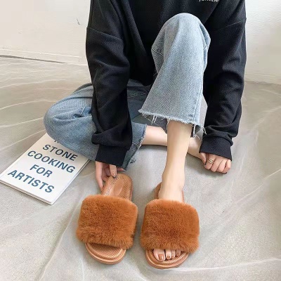 Babouches sandales en laine portant un mot en laine