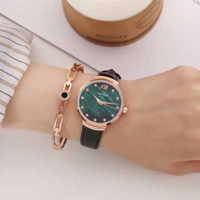 Montres pour femmes Bracelet en cuir nacré Mouvement à quartz imperméable
