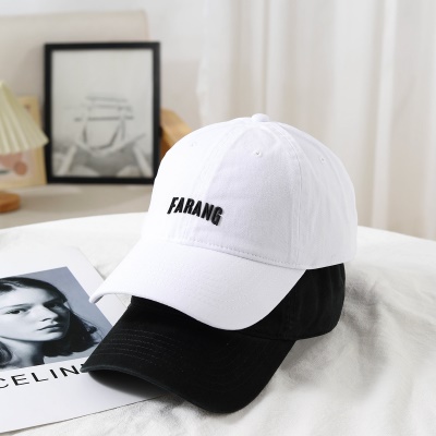 Chapeau à visière lettre broderie visage petit sergé