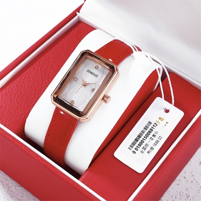 Montres dames cadran carré en alliage de zinc placage sous vide bande maille