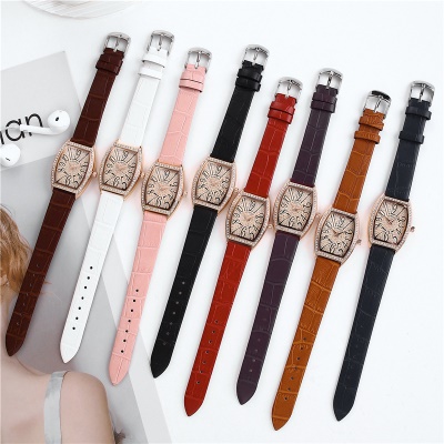 Montres pour femmes Flash Diamond incrusté de chiffres gravés temps Bracelet en