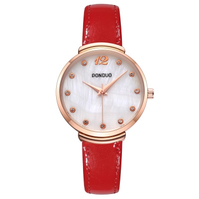 Montres pour femmes Bracelet en cuir nacré Mouvement à quartz imperméable