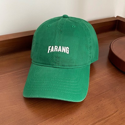 Chapeau à visière lettre broderie visage petit sergé