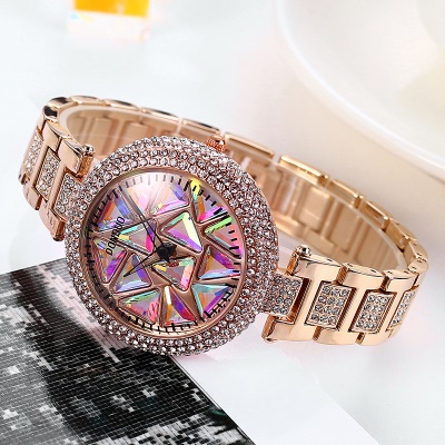 Montres pour dames cadran couleur éblouissante boîtier en alliage avec diamants