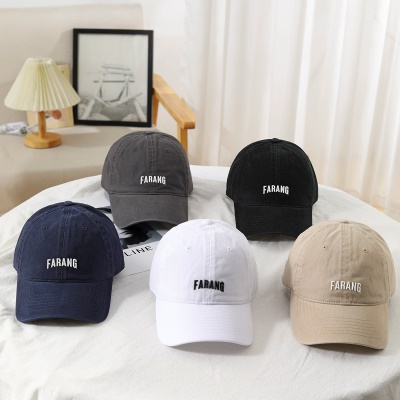Chapeau à visière lettre broderie visage petit sergé