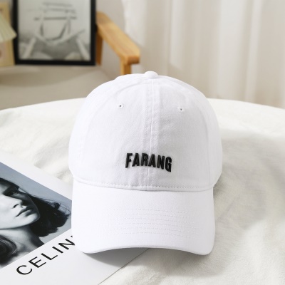 Chapeau à visière lettre broderie visage petit sergé