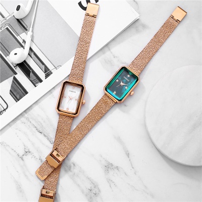 Montres dames cadran carré en alliage de zinc placage sous vide bande maille
