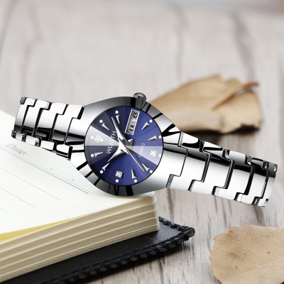 Montres pour hommes brillant bracelet en acier imperméable