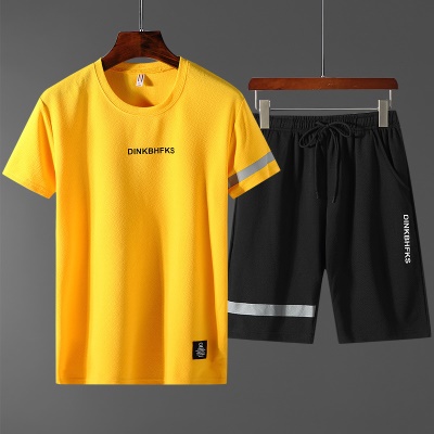 Ensemble det shirt et short à manches courtes