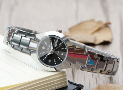 Montres pour hommes brillant bracelet en acier imperméable