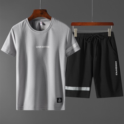 Ensemble det shirt et short à manches courtes