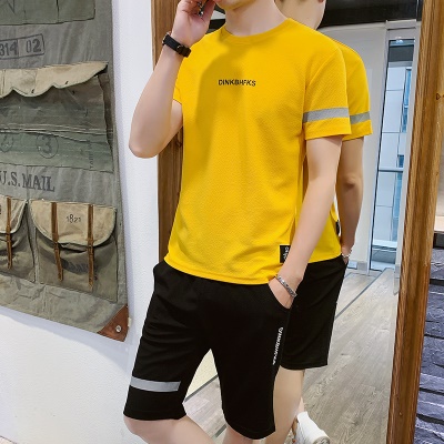 Ensemble det shirt et short à manches courtes