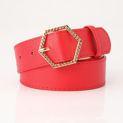 Ceinture pour femmes avec boucle hexagonale en alliage litchi