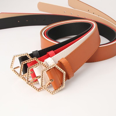 Ceinture pour femmes avec boucle hexagonale en alliage litchi
