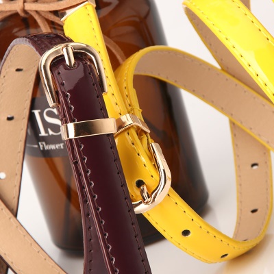 Ceinture pour femmes en alliage boucle tête PU ceinture fine en cuir