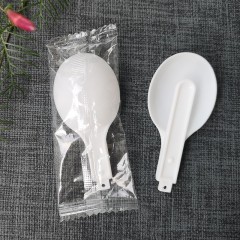 Cuillère retractable en plastique
