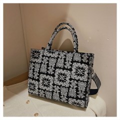 Sac à main et bandoulière femme brodé
