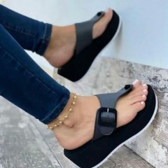 Babouche en cuir artificiel avec semelle compensée