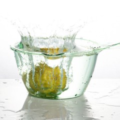 Récipient  à eau en plastique transparent épaissi à manche