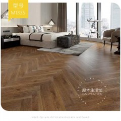 Plancher en bois composite en forme d'arête de poisson renforcé et résistant à l'usure