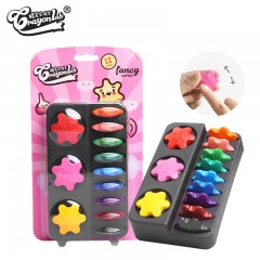 12 crayons de couleur en forme de flocon de neige