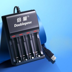 Doublepow Chargeur de pile indicateur LED quatre fentes