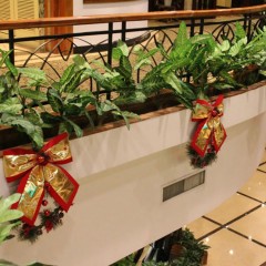 porte-bonheur arbre de noël en tissu doré