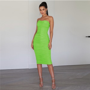 Robe sexy décolletée bandeau sans manche plissée