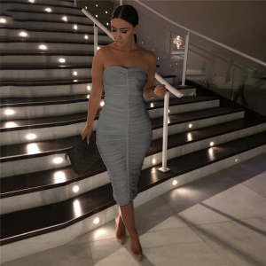 Robe sexy décolletée bandeau sans manche plissée