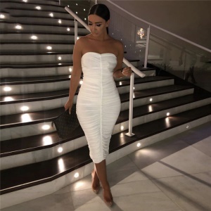 Robe sexy décolletée bandeau sans manche plissée