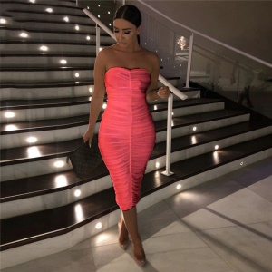 Robe sexy décolletée bandeau sans manche plissée