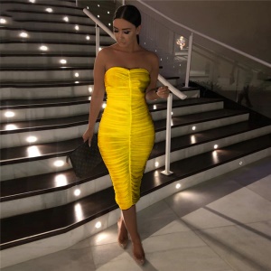 Robe sexy décolletée bandeau sans manche plissée