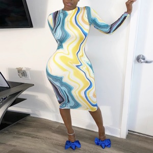 Robe longue à col rond et avec manches longues