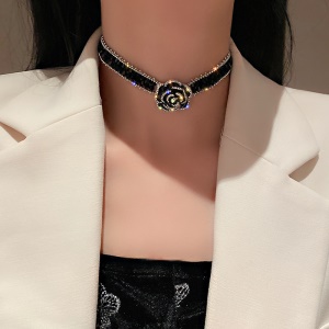Collier de cristal noir