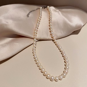 Collier de perles avec boîte cadeau