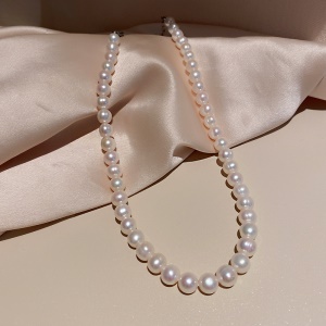 Collier de perles avec boîte cadeau