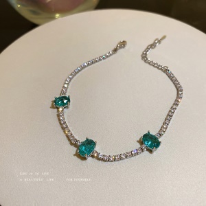 Bracelet en cristal serti