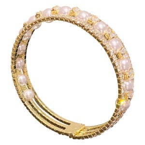 Bracelet sorti de perles et diamants