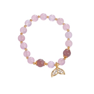 Bracelet de perles et pendentif doré