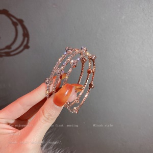 Bracelet multicouche orné en pierre de cristal