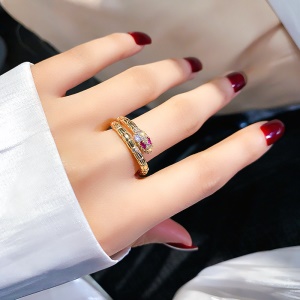 Bague sertie de diamants artificiels à motif serpent