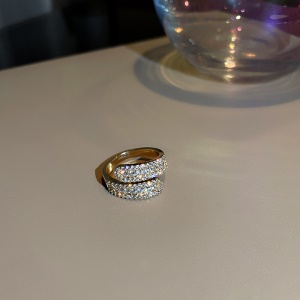 Bague ouverte simple avec diamant incrusté et plaqué