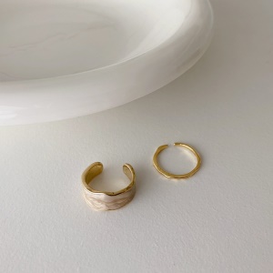 Ensemble de bagues en métal plaqué avec de l'or véritable