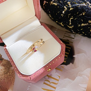 Bague sertie de diamants artificiels à motif serpent