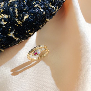 Bague sertie de diamants artificiels à motif serpent