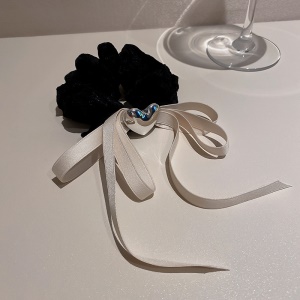 Chouchou cheveux avec décoration
