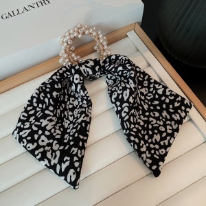 Attache cheveux avec perles