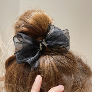 Chouchou attache cheveux avec des perles artificiels