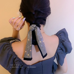 Boucle de cheveux arc avec diamant artificiel